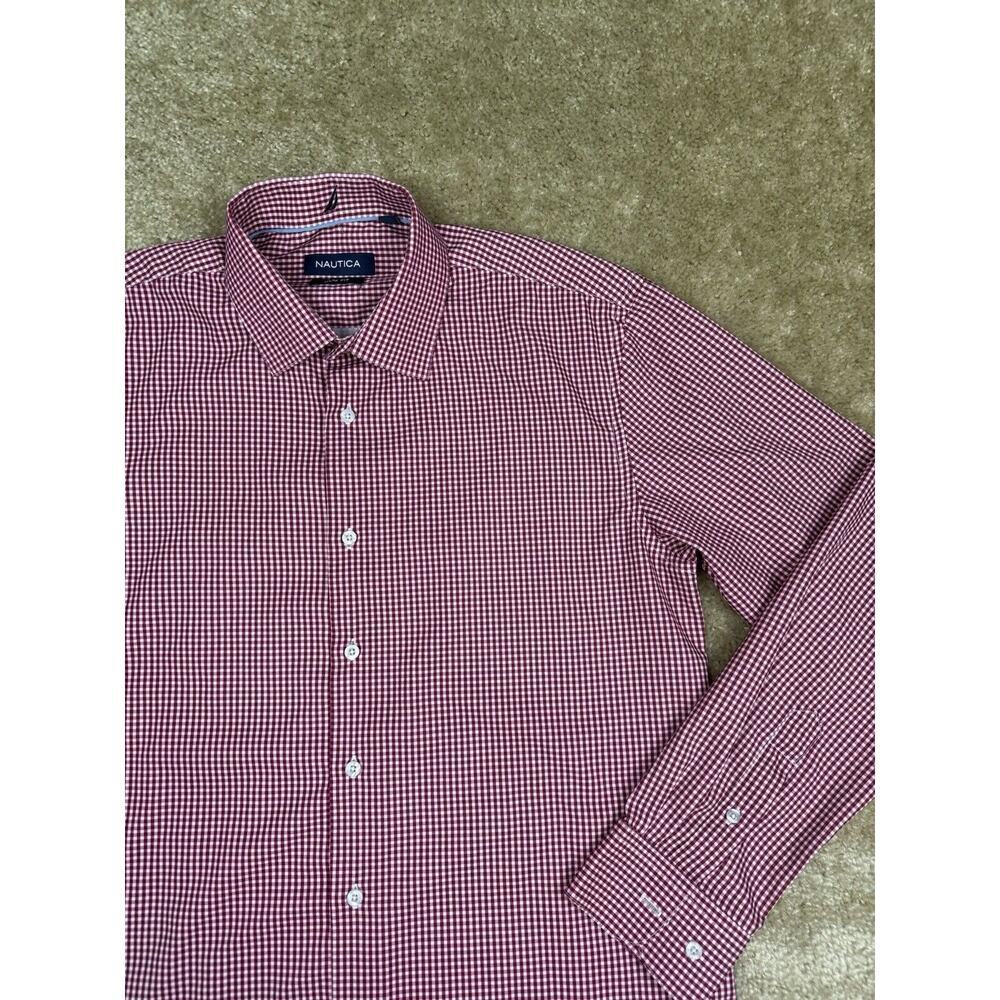 Nautica Shirt Men’s Size Medium Red & White Plaid Long Sleeve Button Up A424